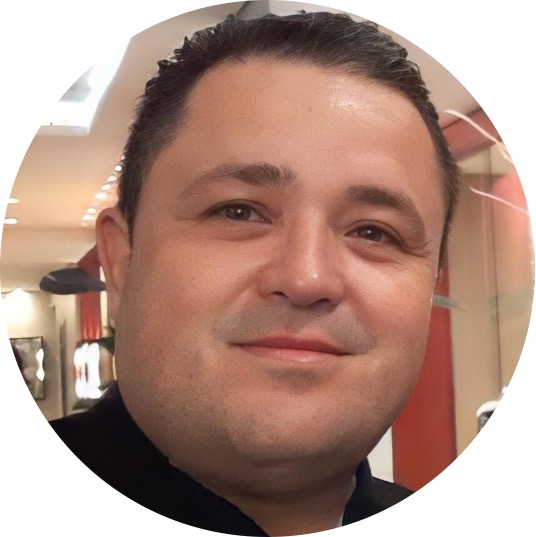 Headshot of Alan Oliva
