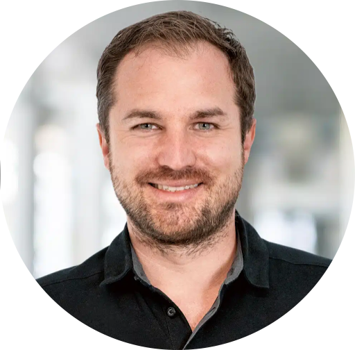 Headshot of Nils Hiltenkamp